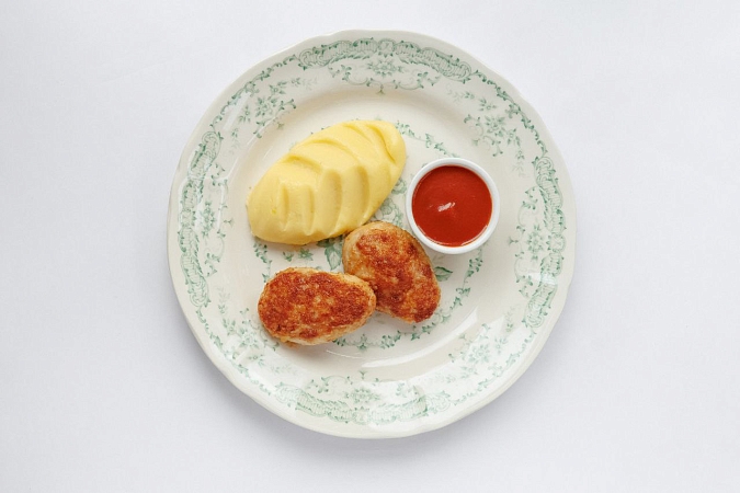 Куриные котлетки с пюре или макаронами