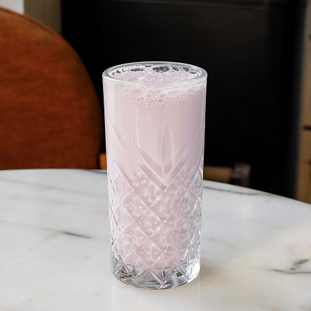 Молочный коктейль малиновый