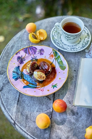 Дудук, томленые абрикосы с грецкими орехами