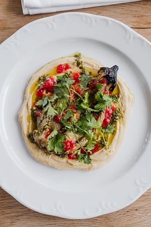 Хумус с запеченным баклажаном