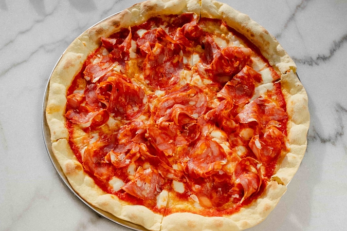 Пицца салями