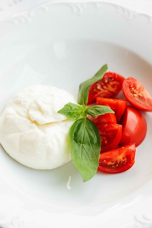 Капрезе с бурратой