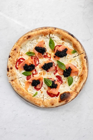 Лосось и черная икра