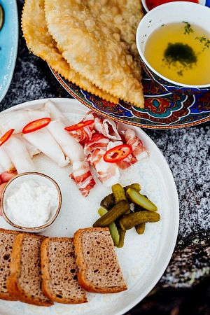 Домашнее сало с чесноком
