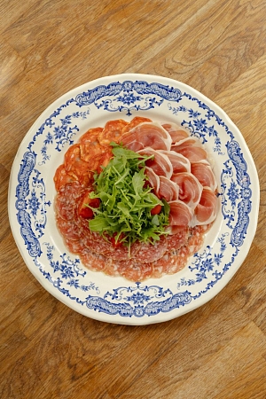 Мясная тарелка