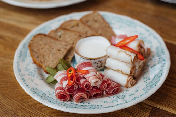 Домашнее сало с чесноком