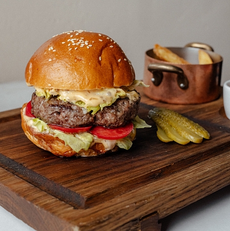 Фирменный бургер