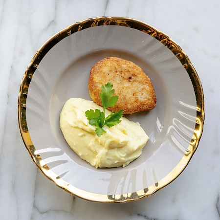 Нежная куриная котлета с пюре