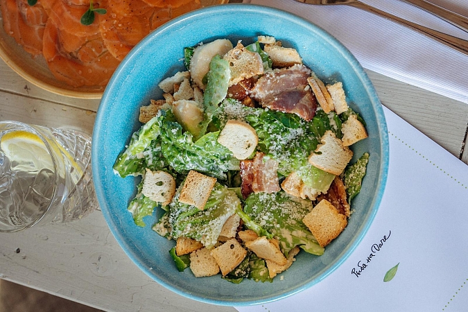 Цезарь с курицей