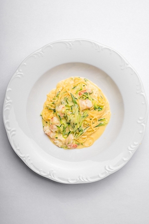 Тальолини с креветками и цукини