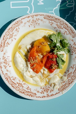 Закуска из печеного перца с сыром Гуда