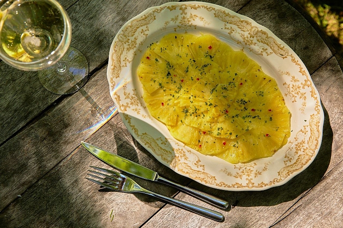 Свежий ананас